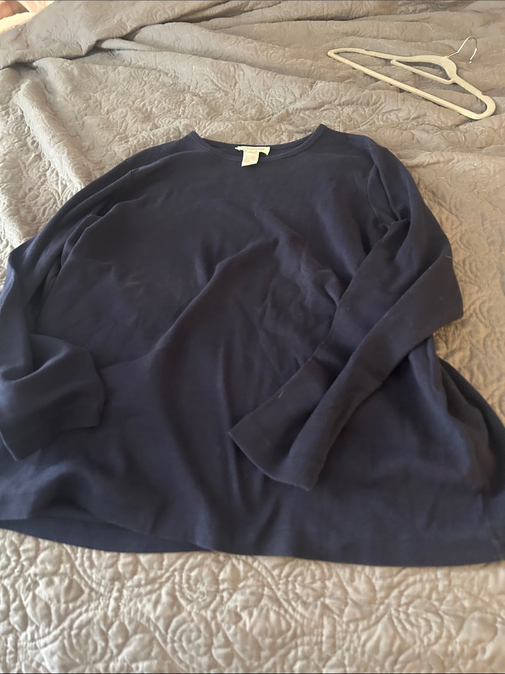 Jones New York women’s Long-Sleeve Navy Crewneck Tee - Picture 3 of 4